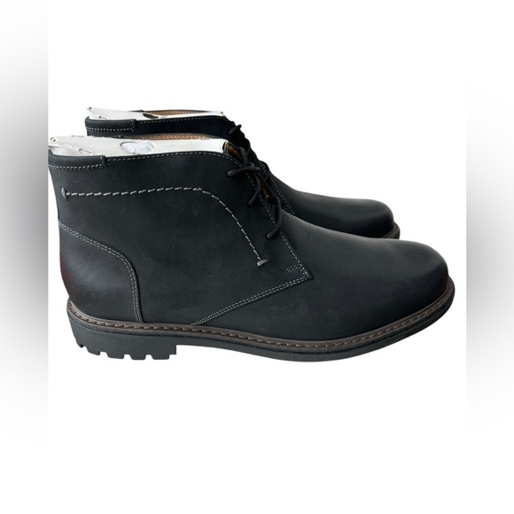 NWOB Florsheim Men’s Chukka Leather Field Boot in Black in size 8.5